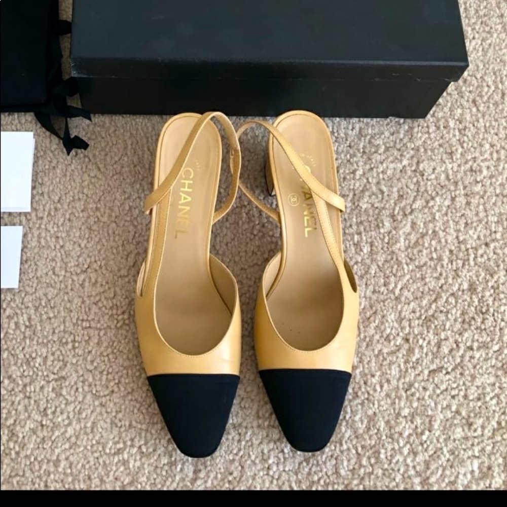 Chanel Classic interlocking C Black and Tan Slingback